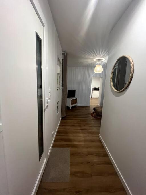 Jolie Maison Avec Courette ブールジュ エクステリア 写真