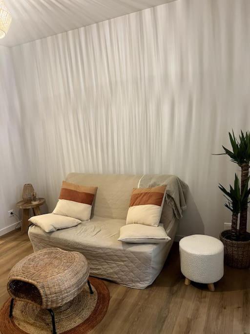 Jolie Maison Avec Courette ブールジュ エクステリア 写真